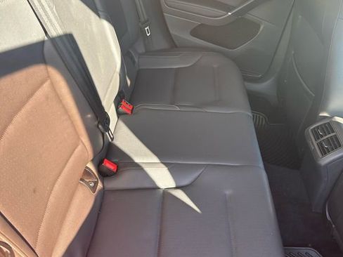 Used 2015 Volkswagen Golf TDI S image 8