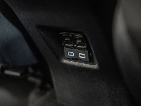 Used 2025 Toyota RAV4 XLE image 33