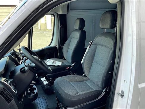 New 2025 RAM ProMaster 2500 w/ Quick Order Package 22G SLT image 9
