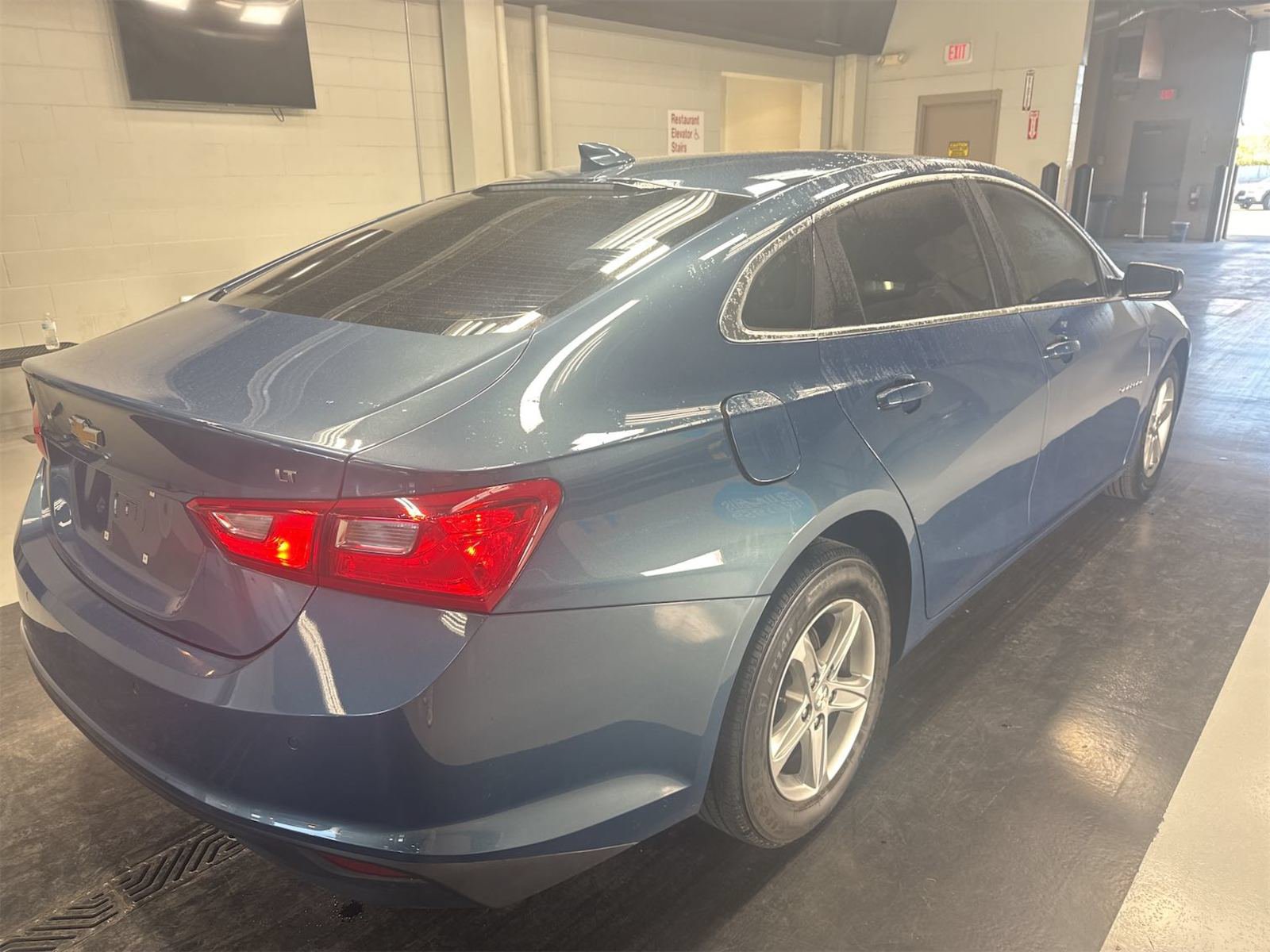 Used 2024 Chevrolet Malibu LT FWD image 3