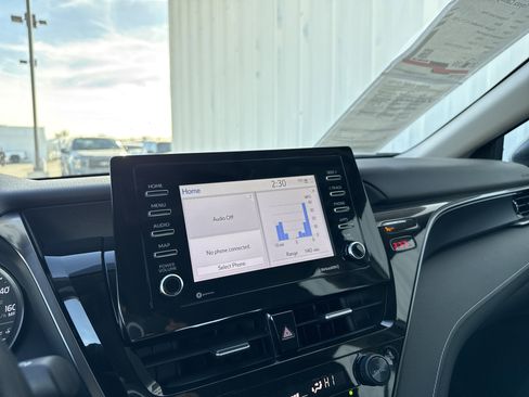 Used 2023 Toyota Camry SE image 16