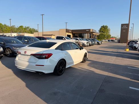 Used 2022 Honda Civic Sport image 4