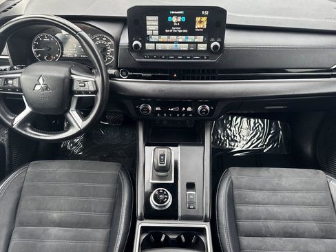 Used 2022 Mitsubishi Outlander SE image 12