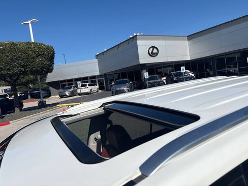 Used 2016 Lexus LX 570 4WD w/ Luxury Package image 10