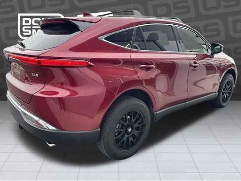 Used 2021 Toyota Venza XLE w/ Softex Package AWD/4WD image 4