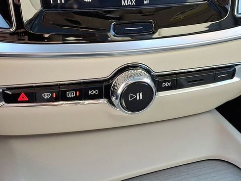 Used 2019 Volvo S60 T5 Inscription image 17