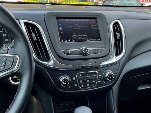 Used 2024 Chevrolet Equinox LT AWD/4WD image 6