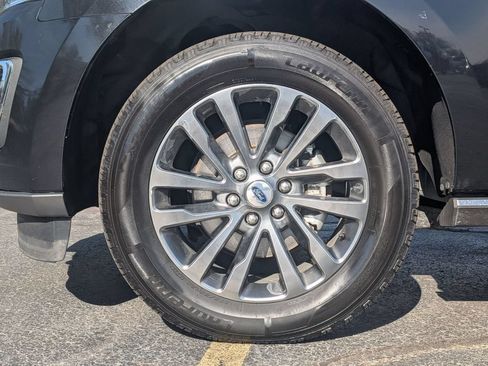 Used 2021 Ford Expedition Limited AWD/4WD image 12