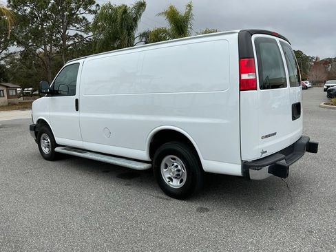 Used 2024 Chevrolet Express 2500 w/ Driver Convenience Package image 4