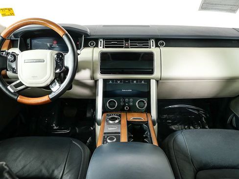 Used 2020 Land Rover Range Rover HSE image 18
