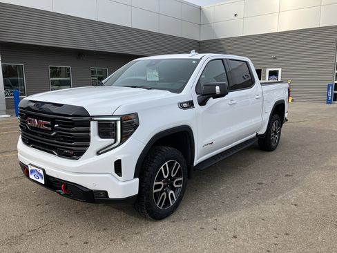 Used 2025 GMC Sierra 1500 AT4 w/ AT4 Premium Package AWD/4WD image 2