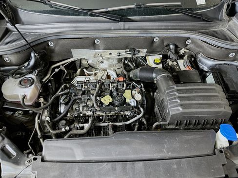 Used 2024 Volkswagen Atlas SE image 34