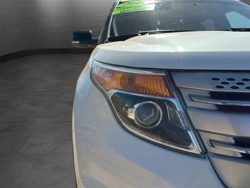 Used 2014 Ford Explorer XLT w/ Equipment Group 202A AWD/4WD image 34