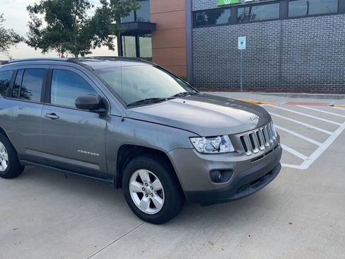 Used 2014 Jeep Compass Sport image 6