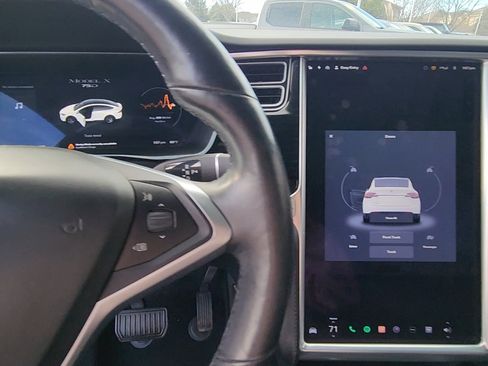 Used 2017 Tesla Model X 90D image 25