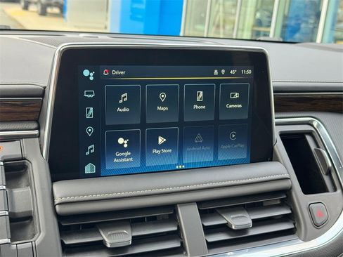 Used 2023 Chevrolet Suburban Premier image 25