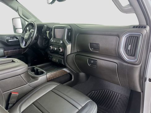 Used 2022 GMC Sierra 3500 Denali w/ Denali Ultimate Package image 28