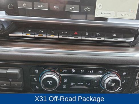 Used 2023 GMC Sierra 1500 SLT w/ SLT Premium Plus Package AWD/4WD image 31