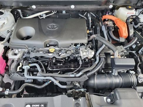 Used 2025 Toyota RAV4 XLE image 19