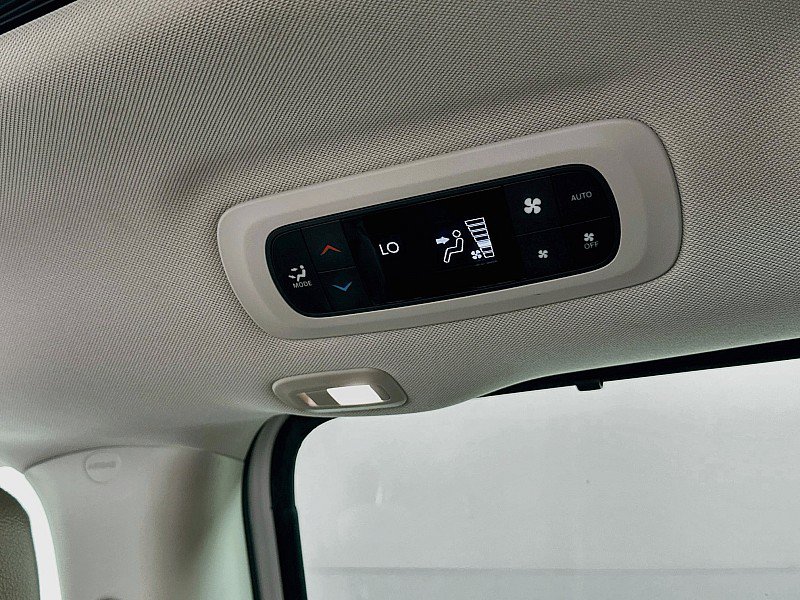Used 2019 Chrysler Pacifica Touring-L Plus w/ Advanced Safetytec Group FWD image 26