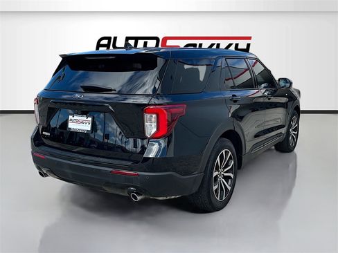 Used 2022 Ford Explorer ST-Line image 7