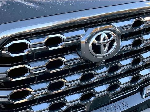 Used 2025 Toyota Tundra Platinum image 31