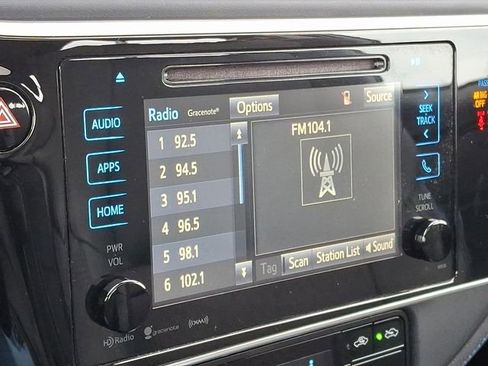 Used 2018 Toyota Corolla SE image 18