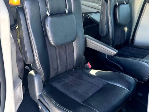 Used 2020 Dodge Grand Caravan SXT image 21
