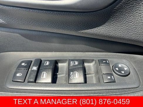 Used 2019 Jeep Cherokee Trailhawk w/ Comfort/Convenience Group AWD/4WD image 15