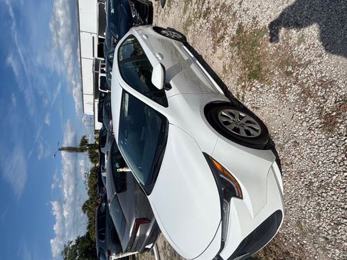 Used 2025 Toyota Corolla LE FWD image 7