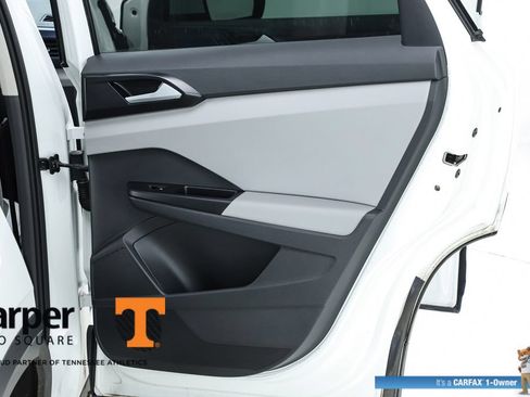 Used 2023 Volkswagen Taos SE w/ Panoramic Sunroof Package FWD image 30
