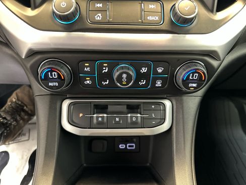 Used 2023 GMC Acadia SLT w/ Preferred Package AWD/4WD image 34