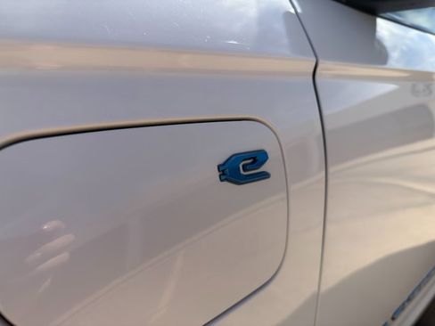 Used 2024 Jeep Grand Cherokee Limited 4xe image 9