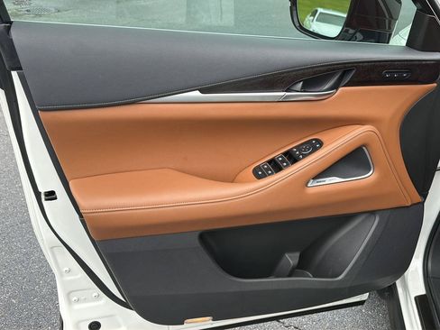 Used 2023 INFINITI QX60 Sensory w/ Cargo Package AWD/4WD image 17