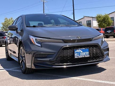 Used 2025 Toyota Corolla SE FWD image 10
