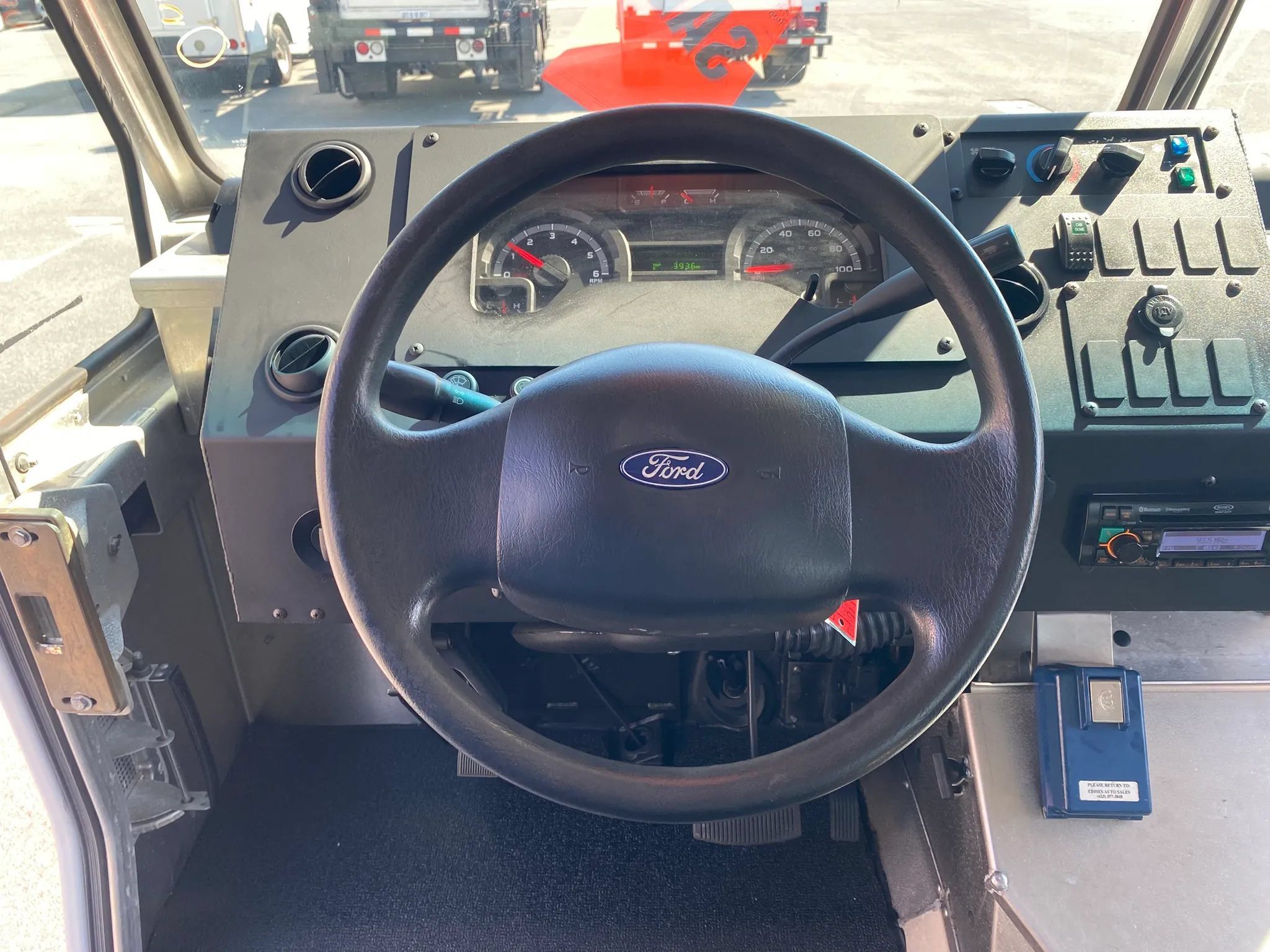Used 2017 Ford E-350 and Econoline 350 Super Duty w/ A/C Prep Package RWD image 9