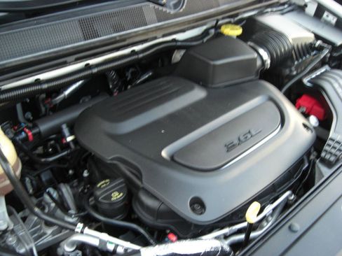 Used 2019 Chrysler Pacifica Touring-L image 21