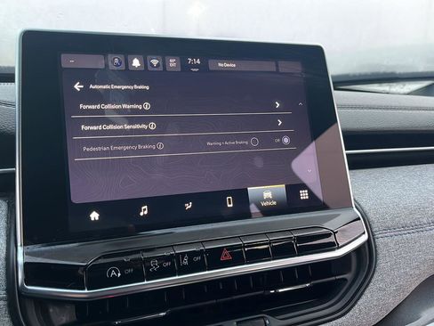 Used 2024 Jeep Compass Sport image 4