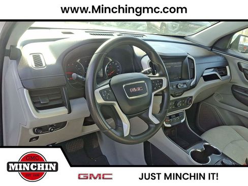 Used 2023 GMC Terrain SLE w/ Driver Convenience Package image 10