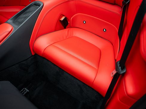Used 2019 Ferrari Portofino RWD image 42