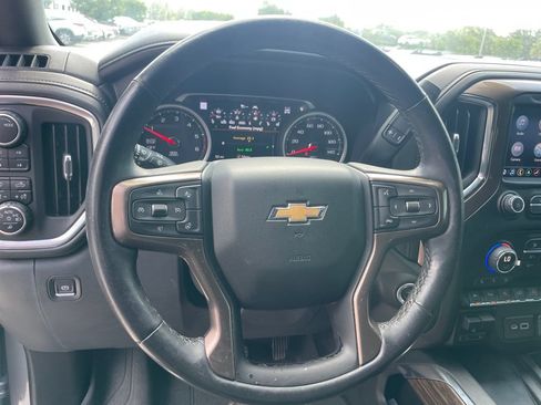 Used 2022 Chevrolet Silverado 1500 High Country w/ Technology Package AWD/4WD image 12