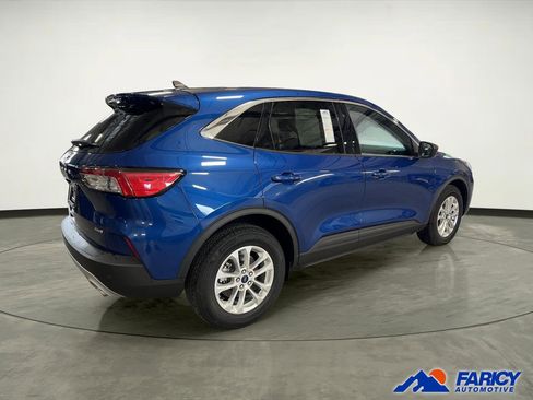 Used 2022 Ford Escape SE w/ Cold Weather Package FWD image 4