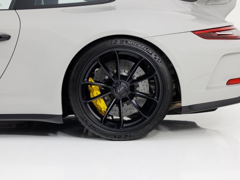 Used 2018 Porsche 911 GT3 RWD image 11