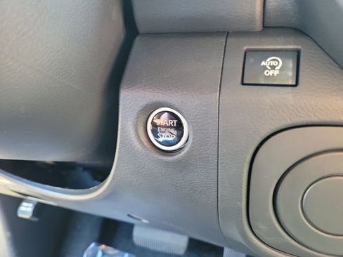 Used 2025 Nissan Frontier SV w/ SV Convenience Package image 21