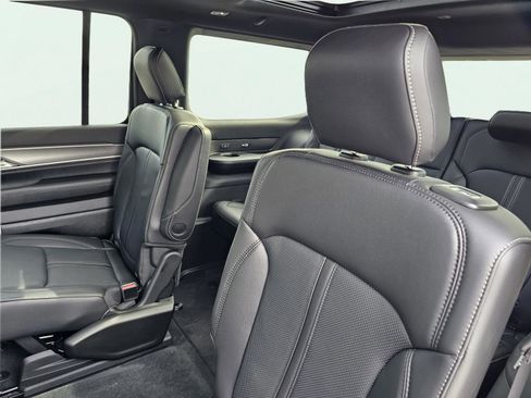 New 2026 Jeep Grand Wagoneer 2WD image 33