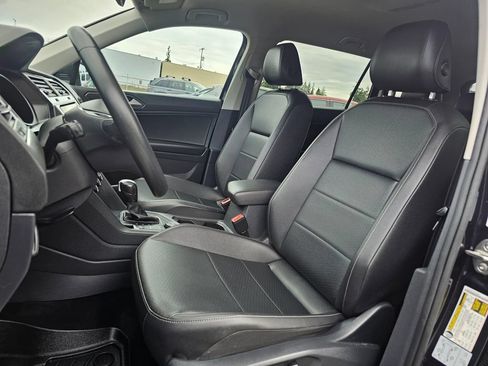 Used 2020 Volkswagen Tiguan SE AWD/4WD image 19