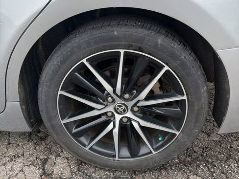 Used 2021 Toyota Camry SE image 11