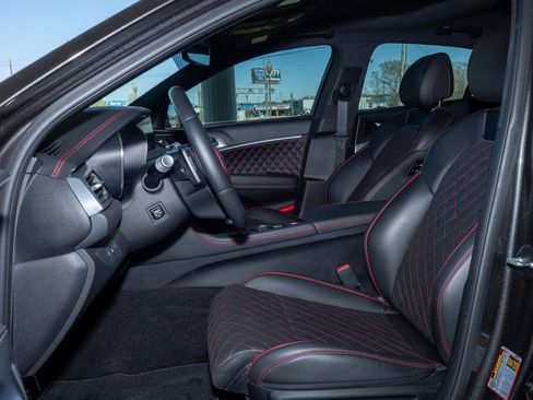 Used 2024 Genesis G70 3.3T Advanced w/ Sport Prestige Package image 12