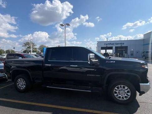 Used 2025 Chevrolet Silverado 2500 LTZ w/ LTZ Plus Package AWD/4WD image 5