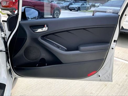 Used 2016 Kia Forte LX FWD image 21